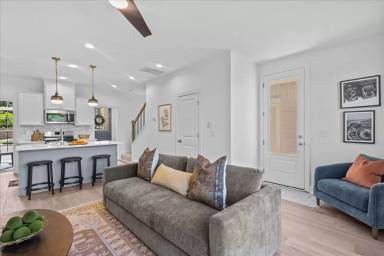 Main picture of 250 Morgan Silver Dr