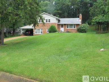 Main picture of 1115 Westbriar Ct NE