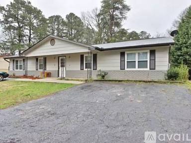 Main picture of 4648 Pine Tree Cir