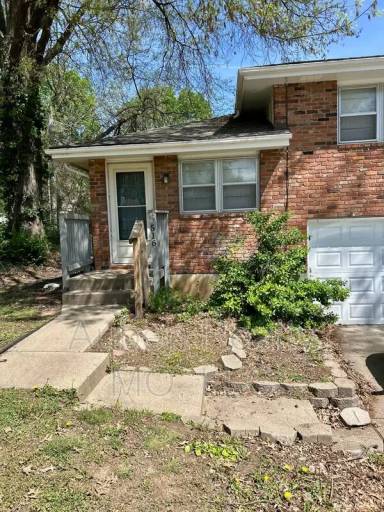 Main picture of 516 E Short Ave