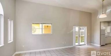 Main picture of 1005 NE 41st Ave
