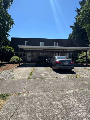 Main picture of 220 4th Ave NW