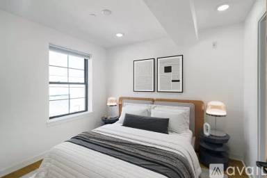 Main picture of 640 Moore St