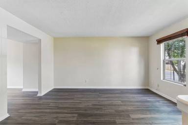 Main picture of 505 Knollwood Ct