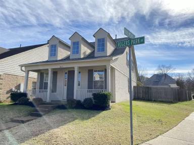 Main picture of 8669 Rogers Park Ave