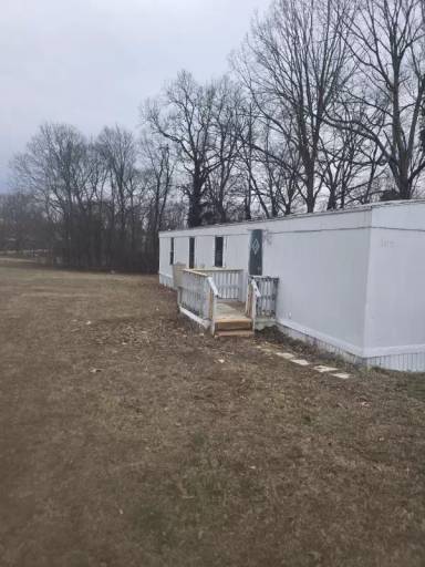 Main picture of 305 Dowtin Ln