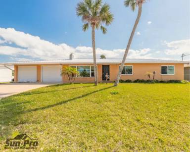 Main picture of 141 Reef Rd