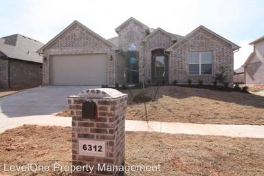 Main picture of 6312 NW 160th Ter