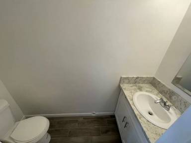 Main picture of 676 E 5th St