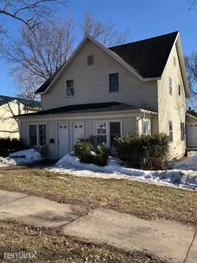 Main picture of 324 W Main St