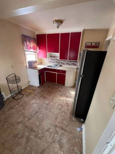 Main picture of 21490 Miller Ave