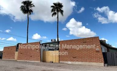 Main picture of 1629 N Park Ave