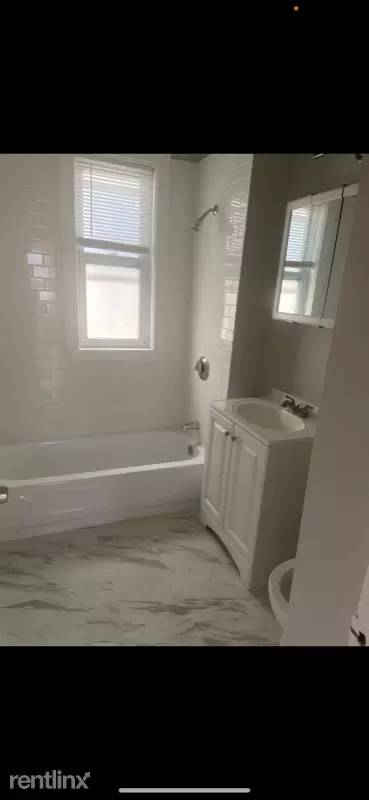 Main picture of 139 Bowdoin St