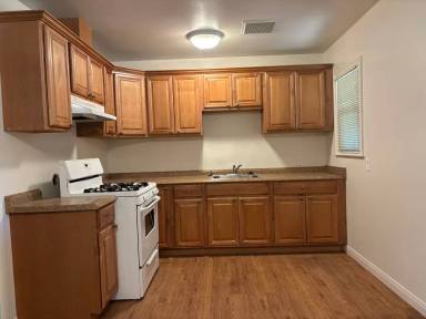 Main picture of 1214 W Pontiac Way