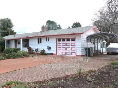 Main picture of 2545 SE Ryan St