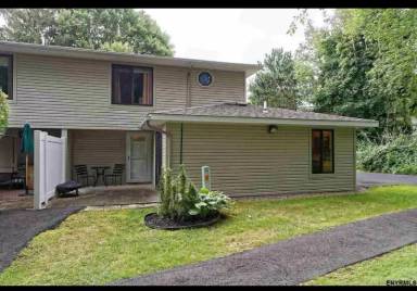 Main picture of 23 Donna Lynn Dr