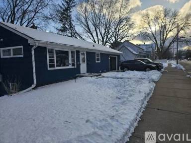 Main picture of 703 Myrtle St W