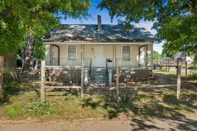 Main picture of 503 Hayes St