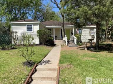 Main picture of 1213 Saint Charles St