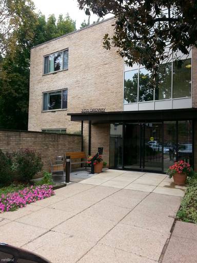 Main picture of 1604 33rd St NW