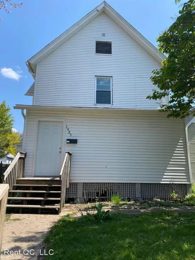 Main picture of 1923 Pershing Ave