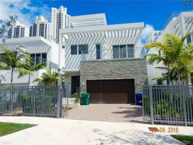 Main picture of 19025 Atlantic Blvd