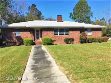 Main picture of 402 Clairborne Ave