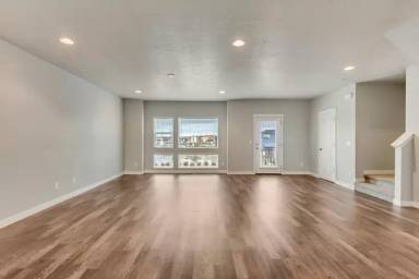 Main picture of 1132 W Clark Ln