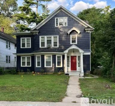 Main picture of 328 Robbins St