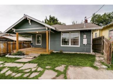 Main picture of 126 Neches St