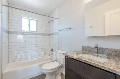 Main picture of 814 E 9th St