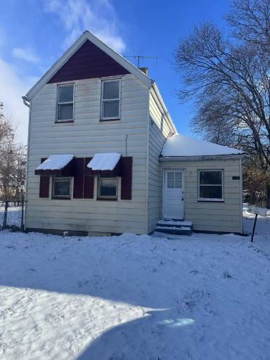 Main picture of 3417 E 104th St