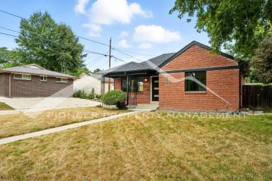 Main picture of 2731 W 42nd Ave