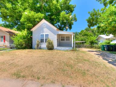 Main picture of 119 SW 27th St