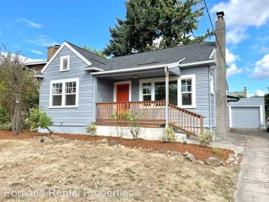 Main picture of 3739 NE Fremont St