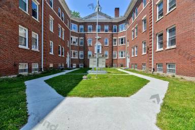 Main picture of 1006 Main St Apartments