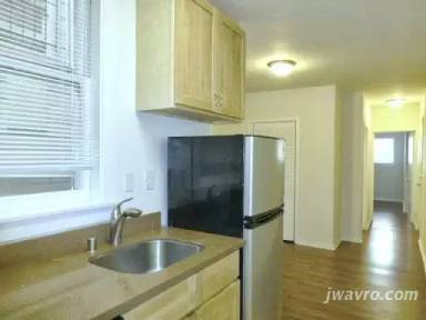 Main picture of 15 Taylor St