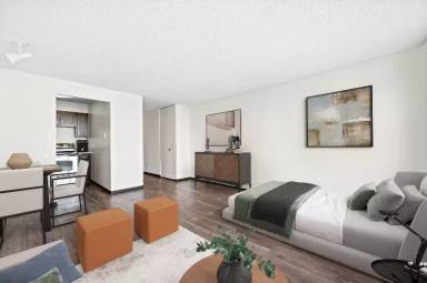 Main picture of 568 W Madison St