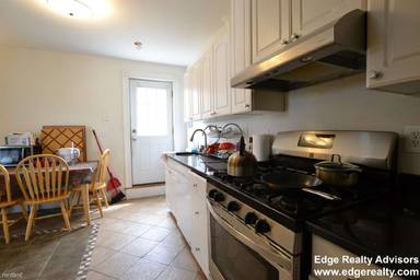 Main picture of 272 Crescent St
