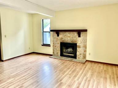 Main picture of 1916 Lawrence Ct