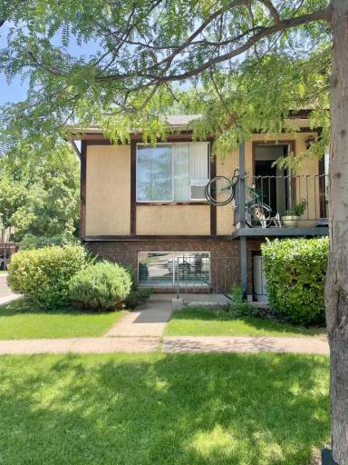 Main picture of 210 N Pingree Ave