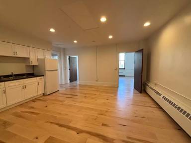 Main picture of 26 State St