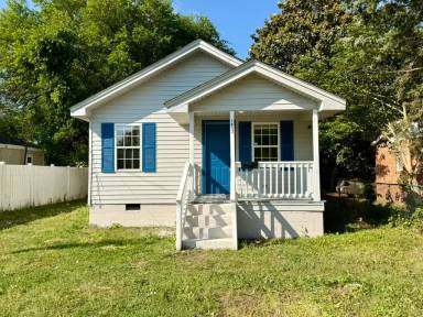 Main picture of 1002 E Harnett St