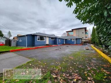 Main picture of 142 NW Bailey Ave