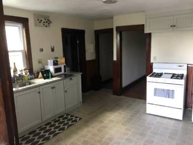 Main picture of 49 Cedar St