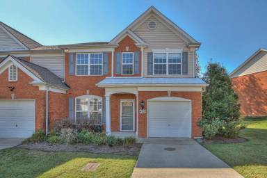 Main picture of 429 Old Towne Dr