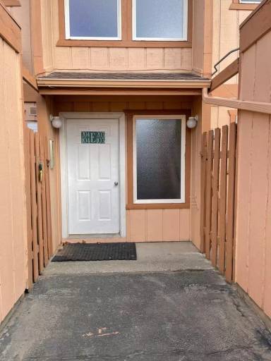 Main picture of 3121 W Hood Ave