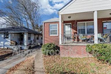 Main picture of 1315 E Washington St
