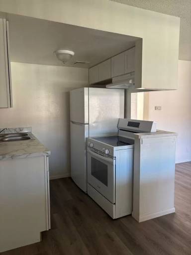 Main picture of 190 N Las Flores Dr