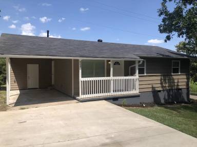 Main picture of 400 Libby Ln